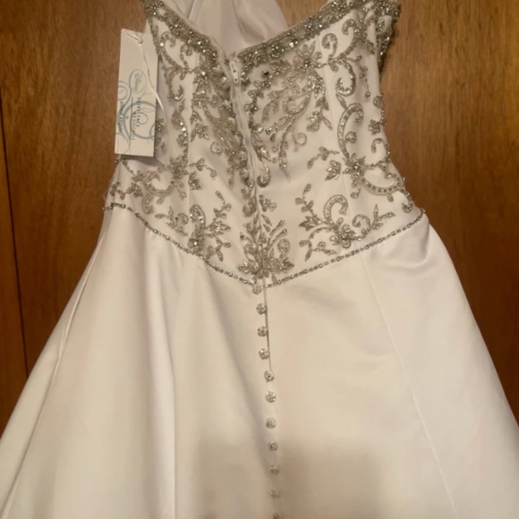 Alfred Angelo Disney Jasmine Bridal 222 Size 6 Wedding Dress White/Metallic NWT - Picture 7 of 9